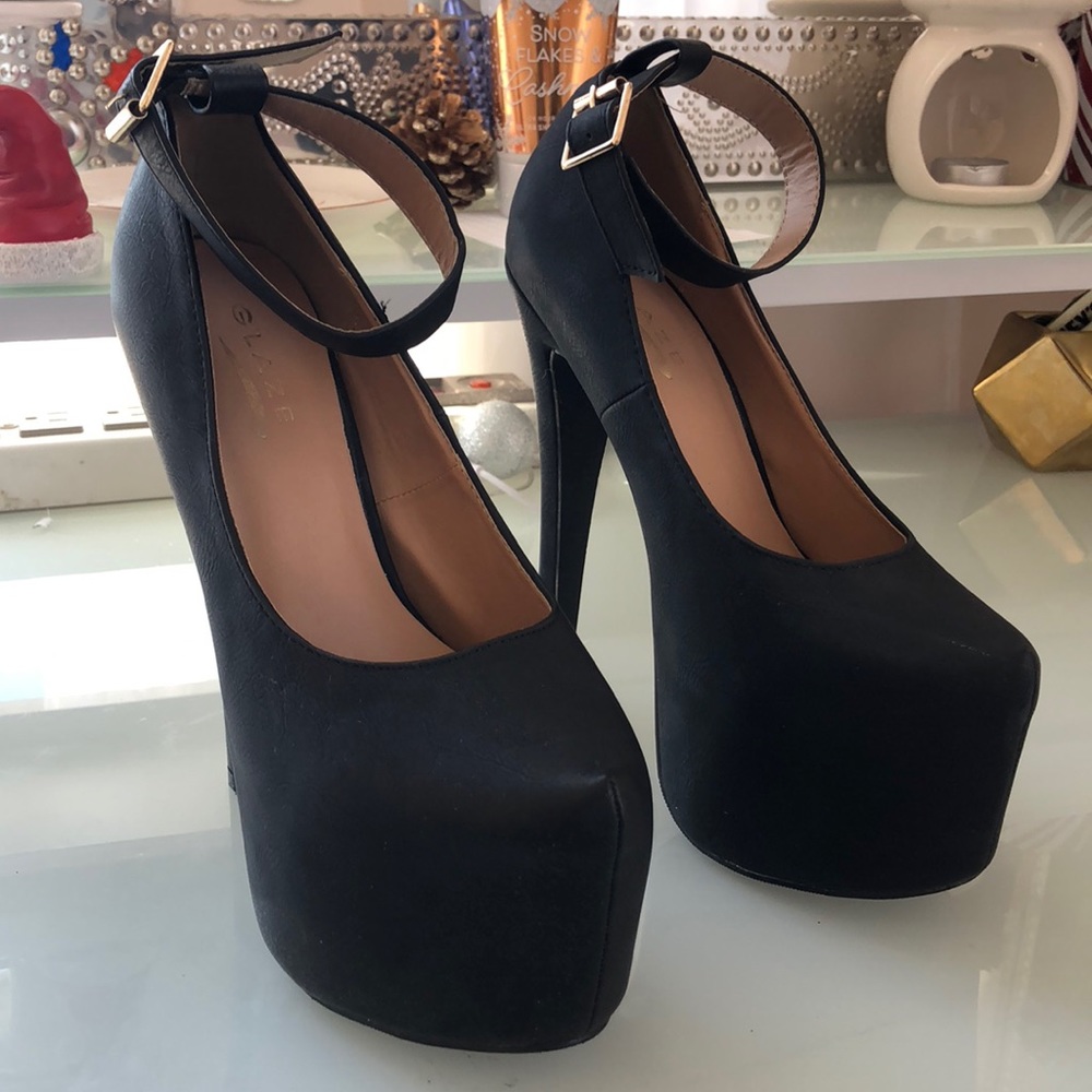 Black Very High Heel w/Ankle Straps